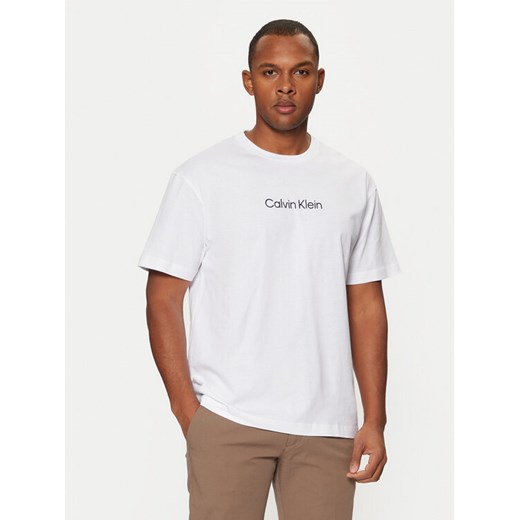 Calvin Klein T-Shirt Hero K10K111346 Biały Regular Fit ze sklepu MODIVO w kategorii T-shirty męskie - zdjęcie 182633411