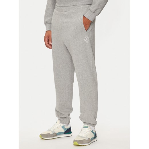 United Colors Of Benetton Spodnie dresowe 342ZUF01D Szary Regular Fit ze sklepu MODIVO w kategorii Spodnie męskie - zdjęcie 182633463