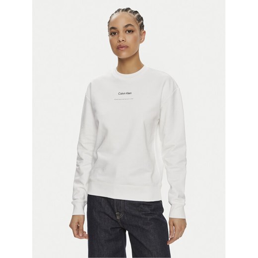 Calvin Klein Bluza Multi Logo K20K207216 Biały Regular Fit ze sklepu MODIVO w kategorii Bluzy damskie - zdjęcie 182634664