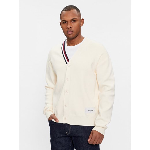 Tommy Hilfiger Kardigan Global Stripe Cardi MW0MW33521 Écru Regular Fit ze sklepu MODIVO w kategorii Swetry męskie - zdjęcie 182635751