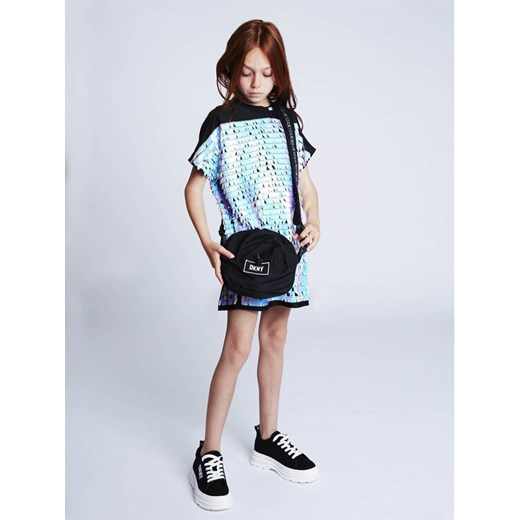 DKNY Sukienka elegancka D32874 S Kolorowy Regular Fit ze sklepu MODIVO w kategorii Sukienki dziewczęce - zdjęcie 182636440