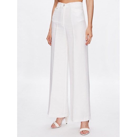 Pinko Spodnie materiałowe 100641 A0IN Biały Relaxed Fit ze sklepu MODIVO w kategorii Spodnie damskie - zdjęcie 182636624