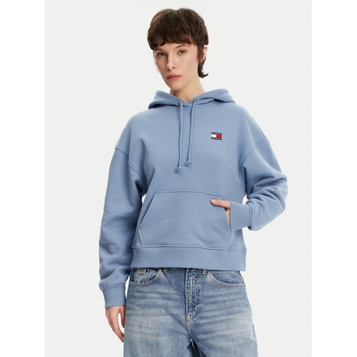 Tommy Jeans Bluza Badge DW0DW19414 Niebieski Boxy Fit ze sklepu MODIVO w kategorii Bluzy damskie - zdjęcie 182637020