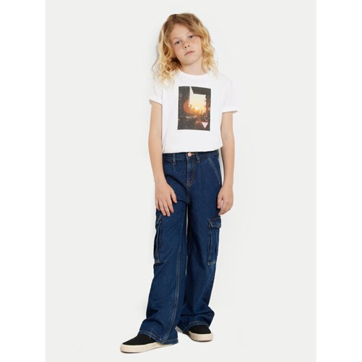 Guess T-Shirt L4YI12 K8HM4 Biały Regular Fit ze sklepu MODIVO w kategorii Bluzki dziewczęce - zdjęcie 182637453
