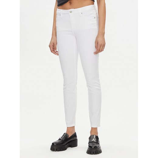 Calvin Klein Jeans Jeansy J20J222778 Biały Skinny Fit ze sklepu MODIVO w kategorii Jeansy damskie - zdjęcie 182639381