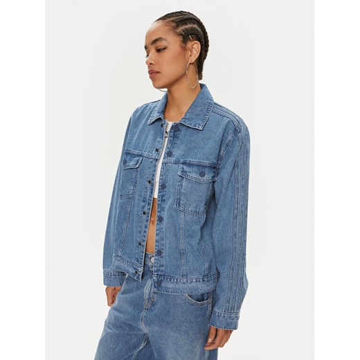 adidas Kurtka jeansowa KSENIASCHNAIDER 3-Stripes IS1742 Niebieski Loose Fit ze sklepu MODIVO w kategorii Kurtki damskie - zdjęcie 182640954