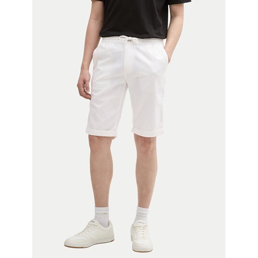 Tom Tailor Szorty materiałowe 1044715 Biały Regular Fit ze sklepu MODIVO w kategorii Spodenki męskie - zdjęcie 182641331
