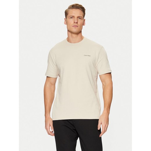 Calvin Klein T-Shirt Micro Logo Interlock T-Shirt K10K109894 Beżowy Regular Fit ze sklepu MODIVO w kategorii T-shirty męskie - zdjęcie 182641583
