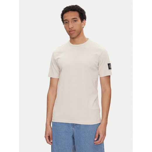 Calvin Klein Jeans T-Shirt J30J323484 Beżowy Regular Fit ze sklepu MODIVO w kategorii T-shirty męskie - zdjęcie 182642054