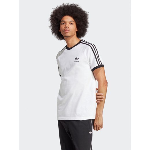 adidas T-Shirt Adicolor Classics 3-Stripes T-Shirt IA4846 Biały Slim Fit ze sklepu MODIVO w kategorii T-shirty męskie - zdjęcie 182644214