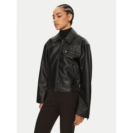 Gina Tricot Kurtka z imitacji skóry 23136 Czarny Loose Fit ze sklepu MODIVO w kategorii Kurtki damskie - zdjęcie 182644580