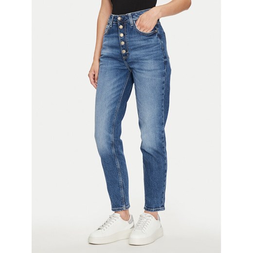 Guess Jeansy W4YA0Q D5DD4 Granatowy Carrot Fit ze sklepu MODIVO w kategorii Jeansy damskie - zdjęcie 182646303
