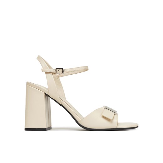 Calvin Klein Sandały Heel Sandal 85 W/Ck Hw - Lth HW0HW02485 Écru ze sklepu MODIVO w kategorii Sandały damskie - zdjęcie 182646383