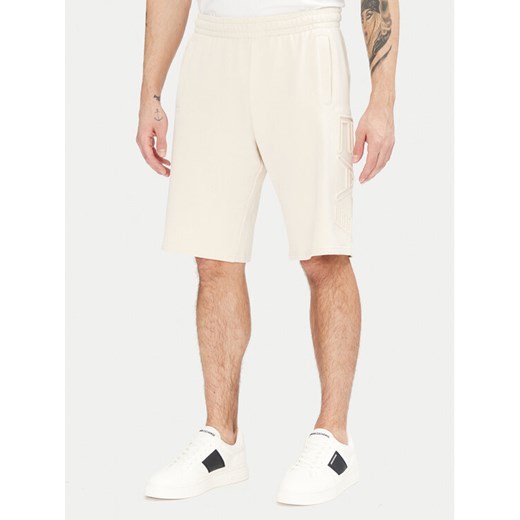 EA7 Emporio Armani Szorty sportowe 7M000153 AF10432 U1079 Écru Regular Fit ze sklepu MODIVO w kategorii Spodenki męskie - zdjęcie 182646401