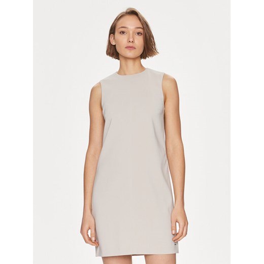 Calvin Klein Sukienka codzienna K20K207257 Beżowy Slim Fit ze sklepu MODIVO w kategorii Sukienki - zdjęcie 182646504