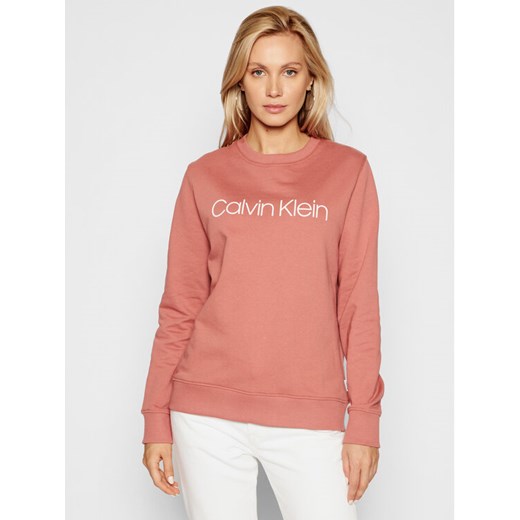 Calvin Klein Bluza Core Logo Ls K20K202157 Różowy Regular Fit ze sklepu MODIVO w kategorii Bluzy damskie - zdjęcie 182646822