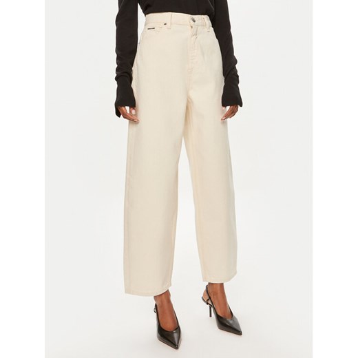 Calvin Klein Jeansy K20K207270 Écru Wide Leg ze sklepu MODIVO w kategorii Jeansy damskie - zdjęcie 182647224
