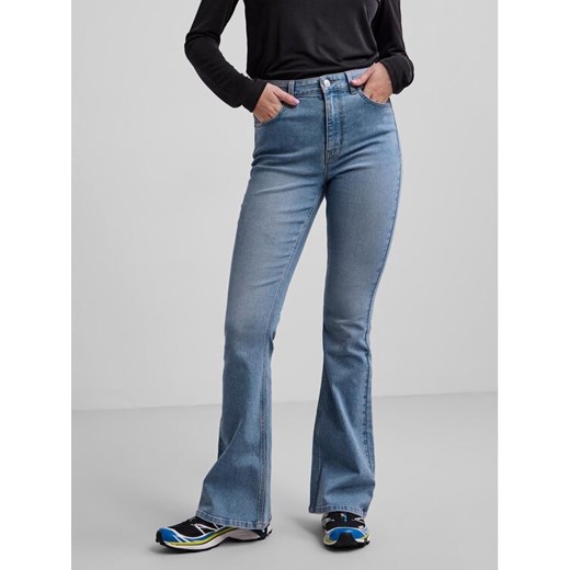 Pieces Jeansy Peggy 17123711 Niebieski Slim Fit ze sklepu MODIVO w kategorii Jeansy damskie - zdjęcie 182647244
