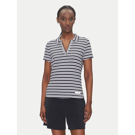 EA7 Emporio Armani Polo 7W000490 AF12654 FB101 Biały Regular Fit ze sklepu MODIVO w kategorii Bluzki damskie - zdjęcie 182647714