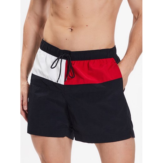 Tommy Hilfiger Szorty kąpielowe UM0UM02744 Granatowy Regular Fit ze sklepu MODIVO w kategorii Kąpielówki - zdjęcie 182647820