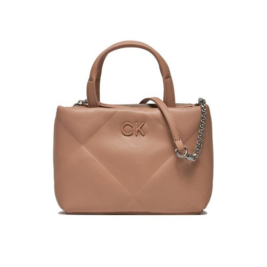 Calvin Klein Torebka Re-Lock Quilt Tote Mini K60K611340 Beżowy ze sklepu MODIVO w kategorii Kuferki - zdjęcie 182647862