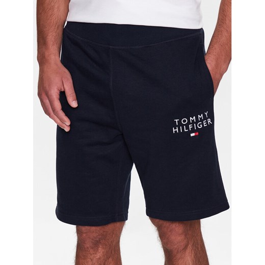 Tommy Hilfiger Szorty sportowe UM0UM02881 Granatowy Regular Fit ze sklepu MODIVO w kategorii Spodenki męskie - zdjęcie 182648440