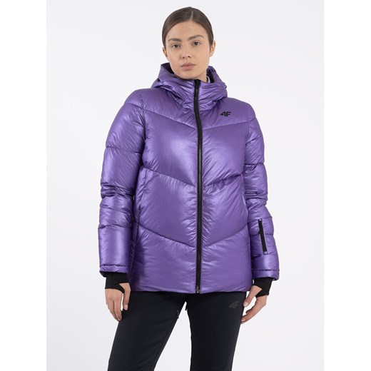 4F Kurtka zimowa 4FAW23TDJAF277 Fioletowy Regular Fit ze sklepu MODIVO w kategorii Kurtki damskie - zdjęcie 182648533