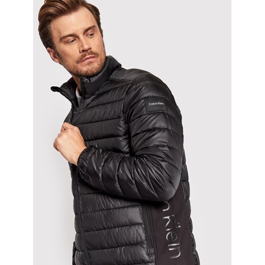 Calvin Klein Kurtka przejściowa Recycled Side K10K108291 Czarny Regular Fit ze sklepu MODIVO w kategorii Kurtki męskie - zdjęcie 182649044