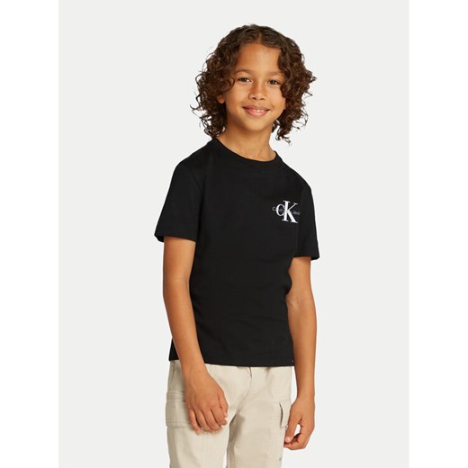 Calvin Klein Jeans T-Shirt Monologo IU0IU00678 Czarny Regular Fit ze sklepu MODIVO w kategorii T-shirty chłopięce - zdjęcie 182649073