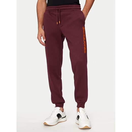 Jack&Jones Spodnie dresowe Gordon 12258477 Bordowy Regular Fit ze sklepu MODIVO w kategorii Spodnie męskie - zdjęcie 182649134