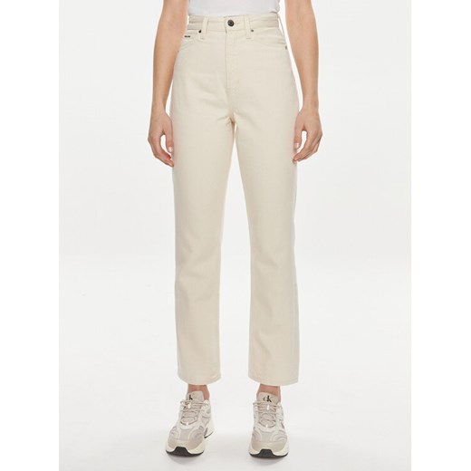 Calvin Klein Jeansy K20K206573 Écru Slim Fit ze sklepu MODIVO w kategorii Jeansy damskie - zdjęcie 182651101