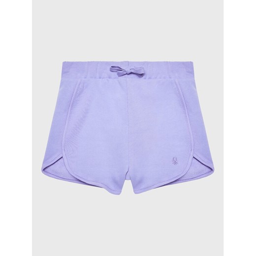 United Colors Of Benetton Szorty sportowe 3J70G900O Fioletowy Regular Fit ze sklepu MODIVO w kategorii Spodenki dziewczęce - zdjęcie 182651281