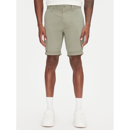 Tommy Jeans Szorty materiałowe Scanton DM0DM21950 Zielony Slim Fit ze sklepu MODIVO w kategorii Spodenki męskie - zdjęcie 182651863