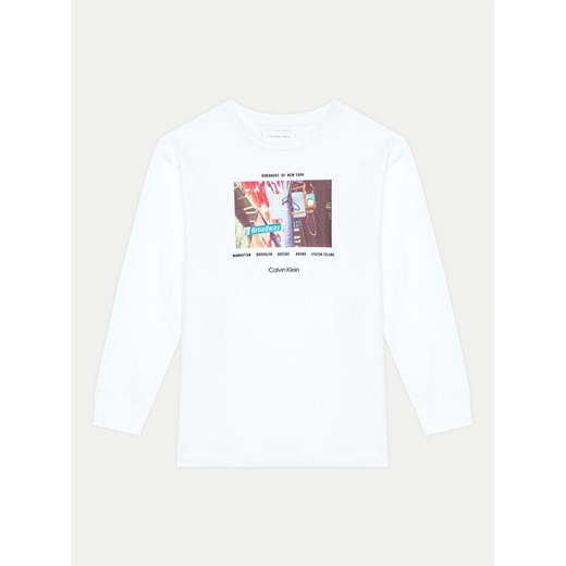 Calvin Klein Jeans Bluzka City Photo IB0IB02400 Biały Regular Fit ze sklepu MODIVO w kategorii T-shirty chłopięce - zdjęcie 182652511