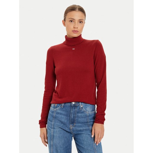 Tommy Jeans Golf Essential DW0DW19686 Czerwony Regular Fit ze sklepu MODIVO w kategorii Swetry damskie - zdjęcie 182652954