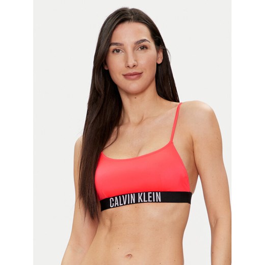 Calvin Klein Swimwear Góra od bikini KW0KW02507 Czerwony ze sklepu MODIVO w kategorii Stroje kąpielowe - zdjęcie 182653562