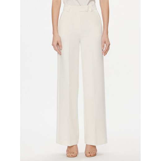 Maryley Spodnie materiałowe 24EB515/43VA Beżowy Relaxed Fit ze sklepu MODIVO w kategorii Spodnie damskie - zdjęcie 182654343