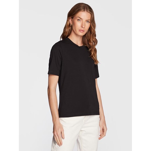 Gina Tricot T-Shirt Basic 17937 Czarny Regular Fit ze sklepu MODIVO w kategorii Bluzki damskie - zdjęcie 182655962