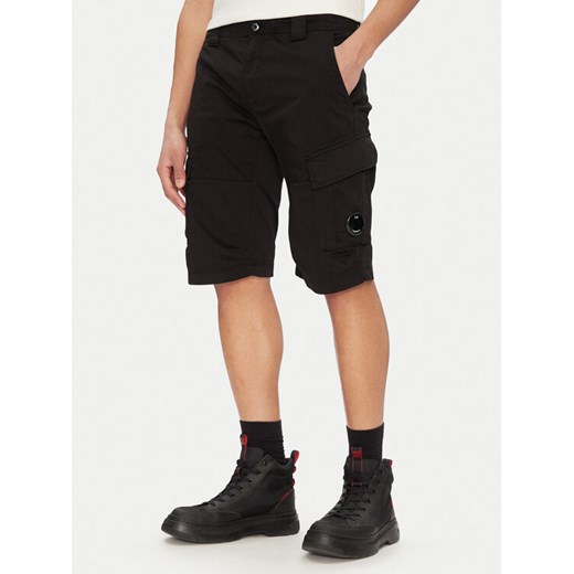 C.P. Company Szorty materiałowe 18CMBE116A005694G Czarny Regular Fit ze sklepu MODIVO w kategorii Spodenki męskie - zdjęcie 182656031