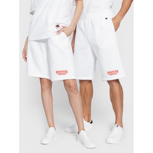 Champion Szorty sportowe Unisex STRANGER THINGS 217782 Biały Regular Fit ze sklepu MODIVO w kategorii Spodenki męskie - zdjęcie 182656041