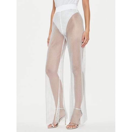 Guess Spodnie materiałowe E4YB00 KCDW0 Biały Relaxed Fit ze sklepu MODIVO w kategorii Spodnie damskie - zdjęcie 182657344