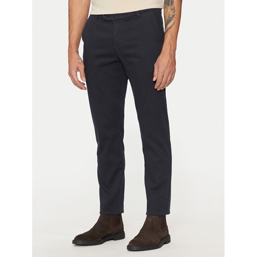 Bugatti Chinosy 4890 66347B Granatowy Slim Fit ze sklepu MODIVO w kategorii Spodnie męskie - zdjęcie 182658101