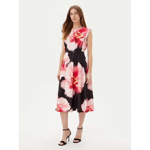 DKNY Sukienka koktajlowa DD5H2J04 Czarny Regular Fit ze sklepu MODIVO w kategorii Sukienki - zdjęcie 182658511