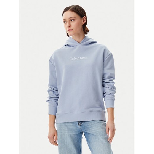 Calvin Klein Bluza Hero Logo K20K205449 Niebieski Regular Fit ze sklepu MODIVO w kategorii Bluzy damskie - zdjęcie 182658670