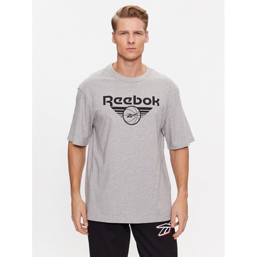 Reebok T-Shirt Basketball IL4423 Szary Regular Fit ze sklepu MODIVO w kategorii T-shirty męskie - zdjęcie 182659030