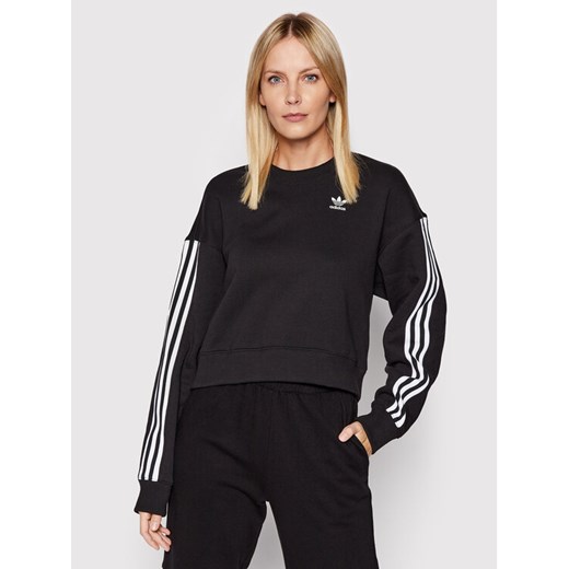 adidas Bluza adicolor Classics HC2064 Czarny Relaxed Fit ze sklepu MODIVO w kategorii Bluzy damskie - zdjęcie 182659291
