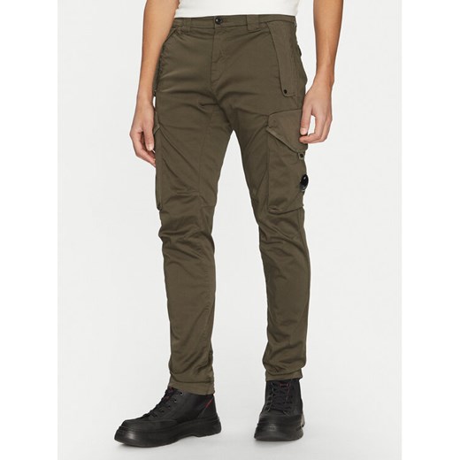 C.P. Company Spodnie materiałowe 18CMPA058A005694G Zielony Regular Fit ze sklepu MODIVO w kategorii Spodnie męskie - zdjęcie 182659521
