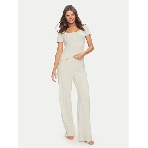 Guess Piżama O4YX02 KBBU1 Écru Regular Fit ze sklepu MODIVO w kategorii Piżamy damskie - zdjęcie 182659834