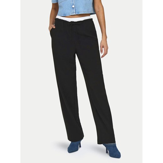 ONLY Spodnie materiałowe Tille 15338509 Czarny Straight Fit ze sklepu MODIVO w kategorii Spodnie damskie - zdjęcie 182659961
