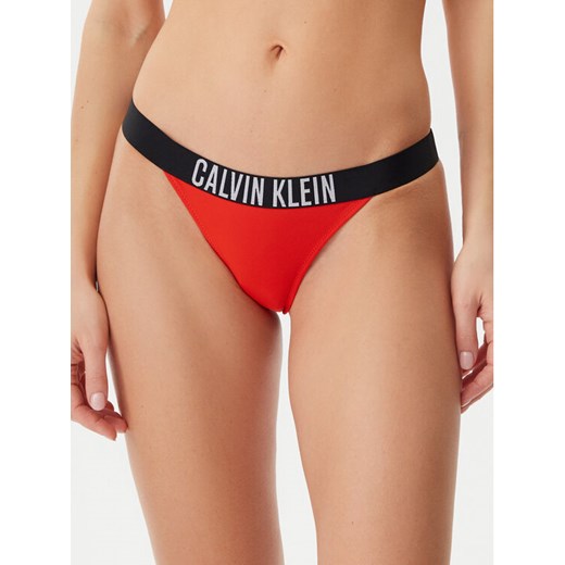 Calvin Klein Swimwear Dół od bikini KW0KW02857 Czerwony ze sklepu MODIVO w kategorii Stroje kąpielowe - zdjęcie 182660261